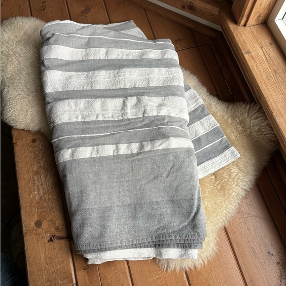 Woven Cotton Bedspread - Picture 4 of 5